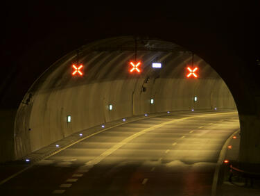 Пускат движението през тунелите за Варна