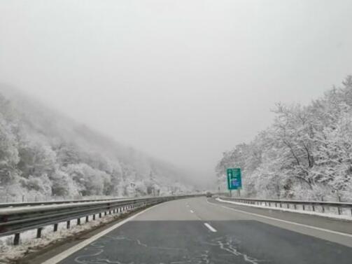 И днес остава  в сила ограничението за движение на товарни