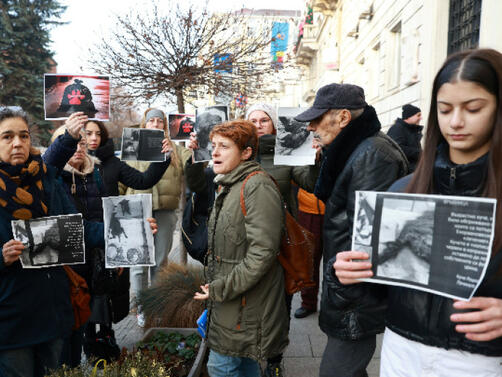 Пред Столичната община се събраха на протест доброволци на които