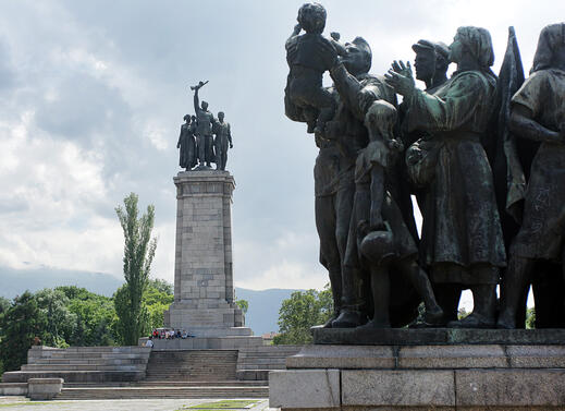 Продължаваме промяната Демократична България предлагат пълно премахване на символите на