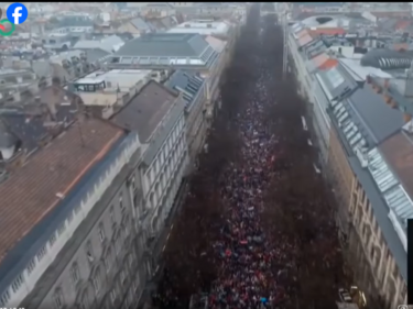 Хиляди протестираха срещу Виктор Орбан в Будапеща (ВИДЕО)
