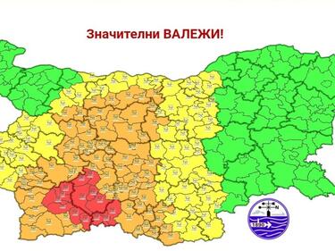 Опасни валежи: Червен код е обявен за три области на 25 май