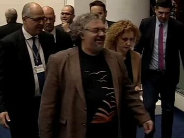 Поредно напрежение между Костадин Костадинов и Манол Пейков в пленарна зала