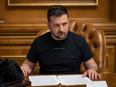 Рейтингът на Зеленски рязко пада