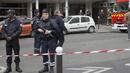 Кола се вряза в пешеходци във Франция, 10 души пострадаха
