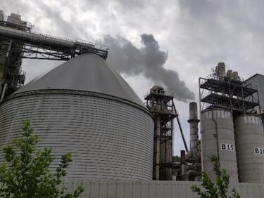 „Кроношпан“ внесе план за безопасно спиране на производствена линия във Велико Търново
