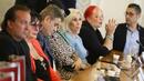 Над 40 популярни наши певци и музиканти да получат пожизнени пенсии в размер на 256 евро на месец - това ще обсъжда парламентарната комисия по култура