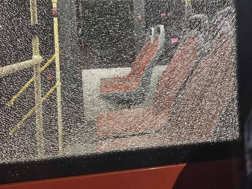 Снощи беше стреляно по автобус на градския транспорт в Перник