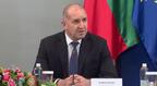 Правителството и търговските вериги се договориха за трайно намаляване на цените на основни храни
