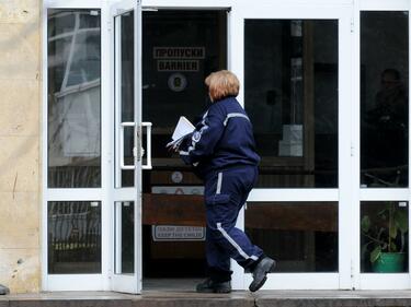 Намериха застрелян полицай