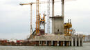 Монтират връхната конструкция на "Дунав мост 2"