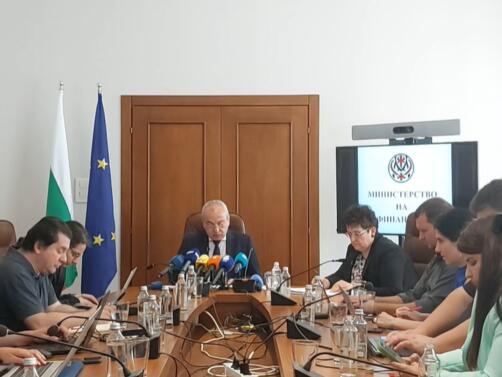Няма да отнемаме права и да намаляваме доходи Това заяви