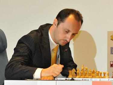 Веселин Топалов стартира с реми в Нанцзин