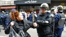 Агресивни протестиращи наложили намесата на полицаите 