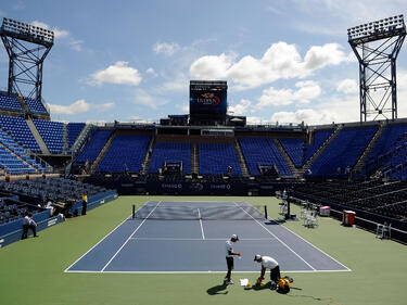 Мъжкият финал на US Open в понеделник, дамите в неделя