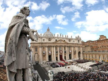 Папата призова политиците да устоят на изкушението на омразата
