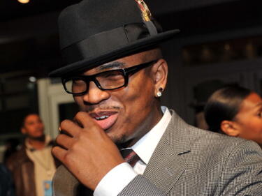 Ne-Yo се сгоди за дългогодишната си приятелка