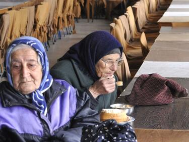 Обяд за 2 лв. на ден за социално слаби във Ветово

