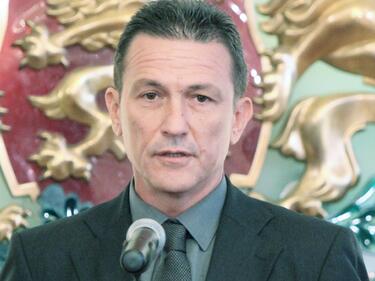 Георги Младенов бе удостоен с почетния знак на държавния глава