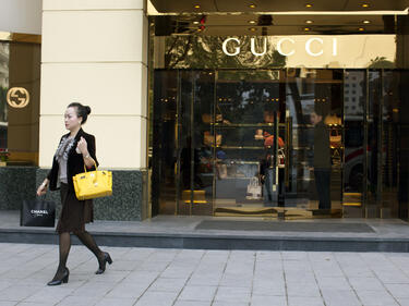 Gucci и Tiffany могат да накарат две китайски банки да спрат работа в САЩ