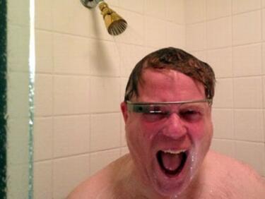 С Google Glass и под душа