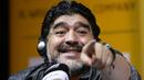Марадона и футболни легенди ще помагат на децата в Либия