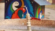 Със Street art къщички оправят чешмите в София
