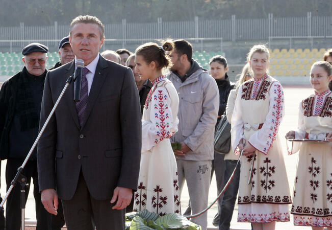 Откриха нова модерна лекоатлетическа писта в Правец