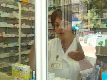 НЗОК изплаща близо 33 млн. лв. на аптеките