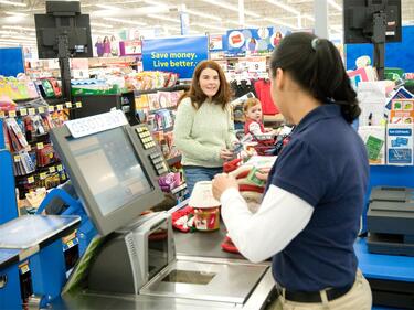 Wal-Mart започва мащабна вътрешна проверка