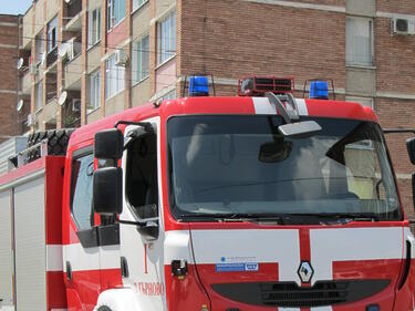 Пожарникари, полицаи и спасители излязоха на протест във Варна