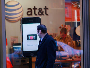Сделката между AT&T и T-Mobile пропадна