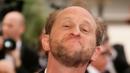 Белгийски актьор брадясва заради липсата на кабинет
