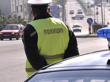 Повече полицаи в Пернишко през почивните дни