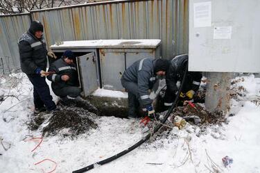 Във "Факултета" едни крадат ток, други си плащат и студуват