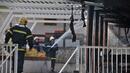 Мъж подпали жилището си и се хвърли от осмия етаж