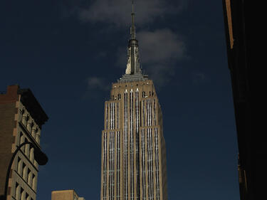 Новина за 1 млрд. долара от Empire State Building
