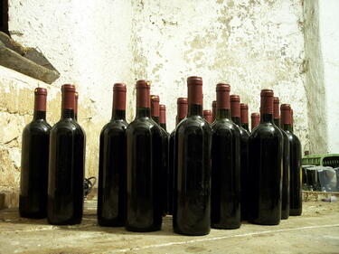 Вина на Андрю Лойд Уебър продадени за 5,6 млн. долара 