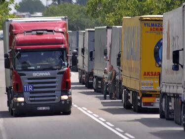 ﻿МВнР е обезпокоено от ситуацията на граничните пунктове с Румъния
