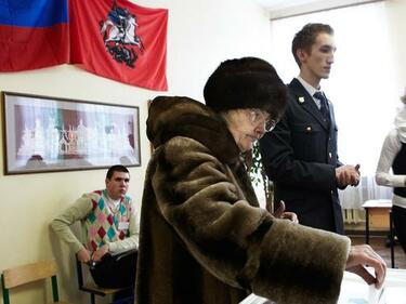 Руснаците гласуват масово за президент