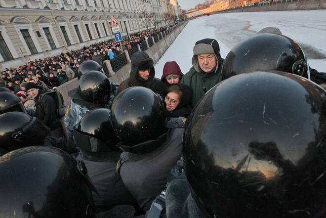 В Русия арестуваха над 500 противници на Путин  