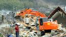 Япония скърби за жертвите на земетресението и АЕЦ "Фукушима"