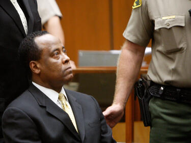 Лекарят на Майкъл Джексън ще бъде съден за непредумишлено убийство
