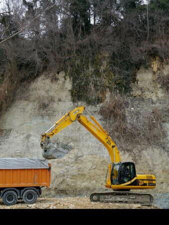 Укрепват крайбрежната алея във Варна