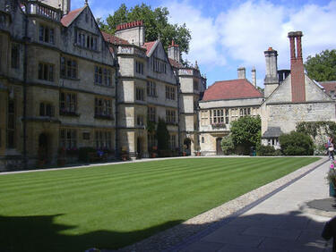 Оксфорд също попада сред елита на най-добрите университети в света