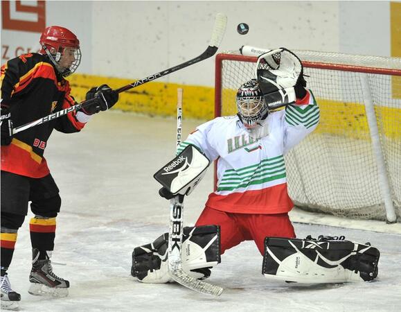 България на крачка от сензация срещу фаворита на СП по хокей на лед