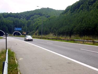 АМ "Хемус" в посока Варна ще е затворена до обяд