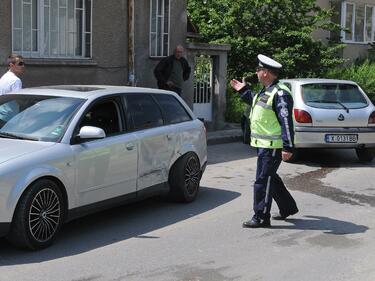 Младеж отнесе възрастна жена в Поморие. Потроши я