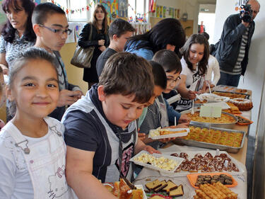 10 деца се натровиха с храна навръх Деня на детето