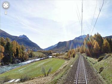 Google Street View "хвана" влака